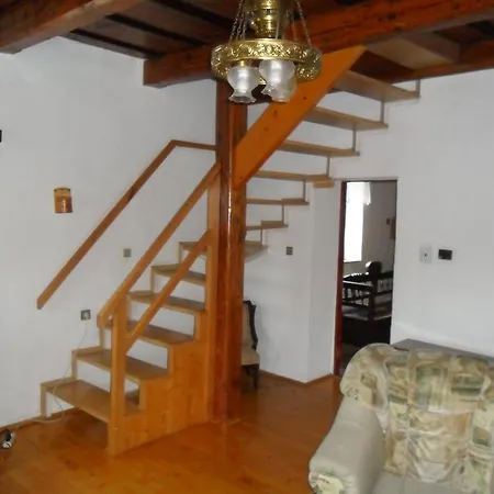 Utulna Za Potokom Sklené